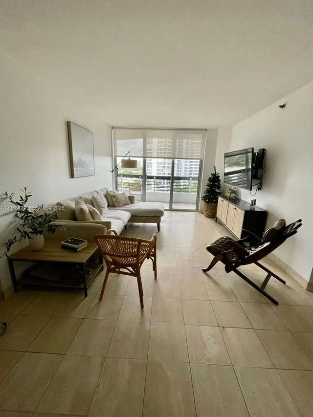 3 of 22 - 3600 Mystic Pointe Drive #1010, Aventura, FL