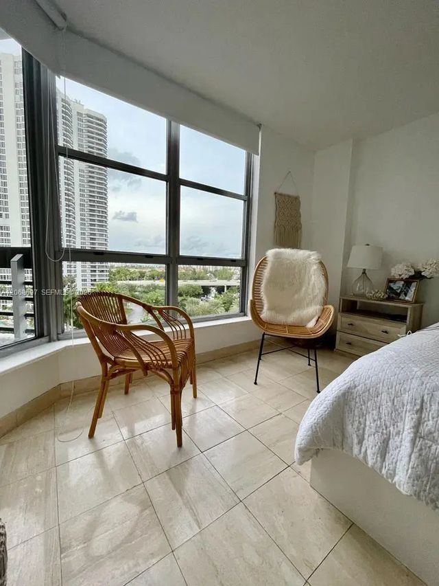 5 of 22 - 3600 Mystic Pointe Drive #1010, Aventura, FL