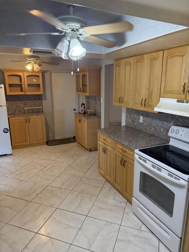 7250 Nw 8th Court, Margate