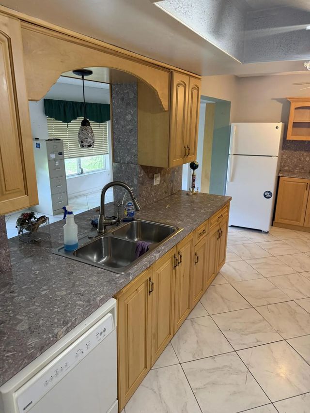 2 of 25 - 7250 Nw 8th Court, Margate, FL