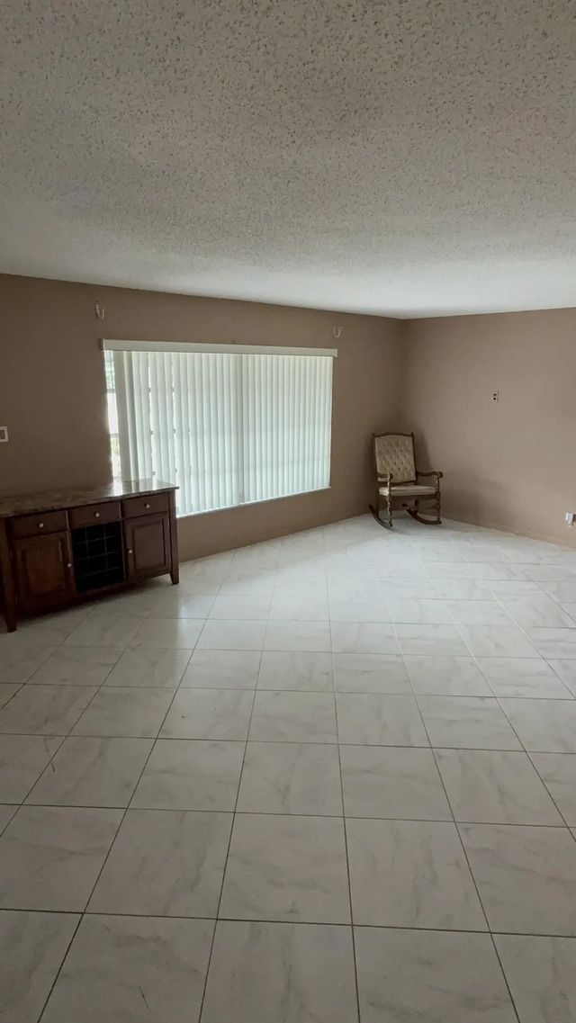 3 of 25 - 7250 Nw 8th Court, Margate, FL