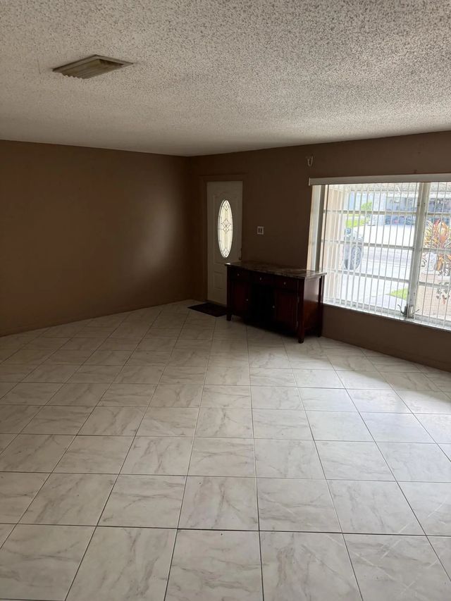 4 of 25 - 7250 Nw 8th Court, Margate, FL