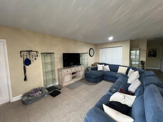 3 of 19 - 8435 Nw 10th Street #b50, Plantation, FL