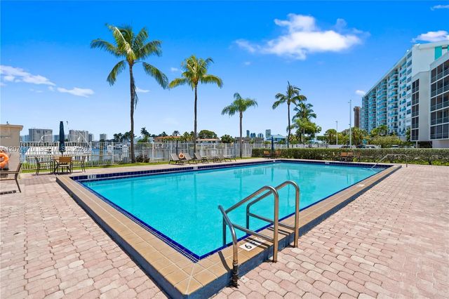 5 of 58 - 2821 N Miami Beach Boulevard #4f, North Miami Beach, FL