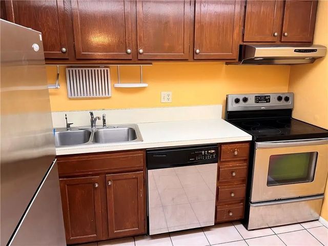 5 of 19 - 3690 Inverrary Drive #2c, Lauderhill, FL