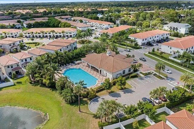 4 of 22 - 5010 Genove Place #5010, Riviera Beach, FL