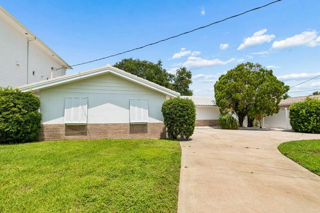 5 of 37 - 527 Harbor Drive N, Indian Rocks Beach, FL