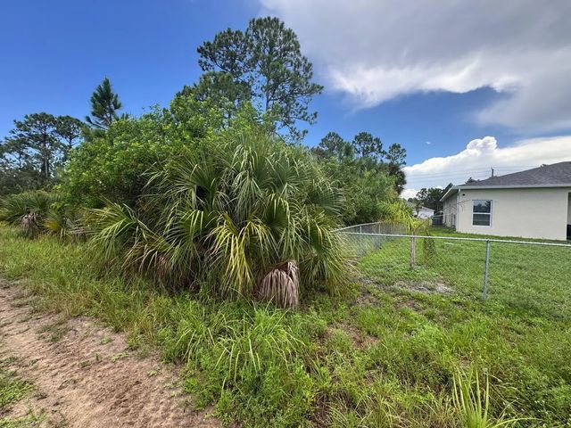 3 of 4 - 527 Paigo Street Se, Palm Bay, FL