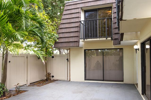 4 of 35 - 7406 74th Way, West Palm Beach, FL