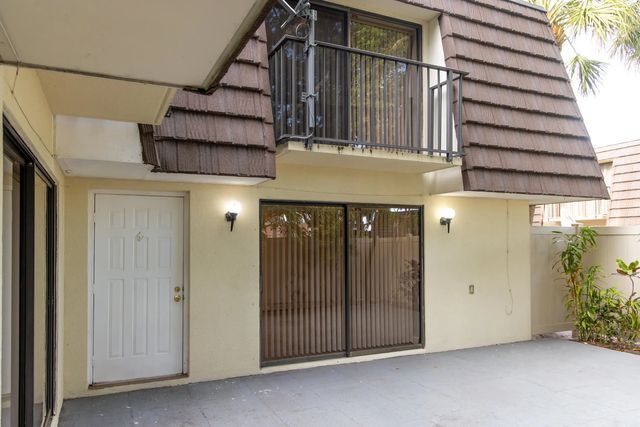 5 of 35 - 7406 74th Way, West Palm Beach, FL
