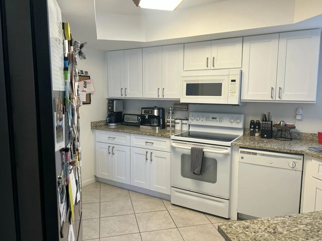 3 of 40 - 4338 Hazel Avenue #d, Palm Beach Gardens, FL