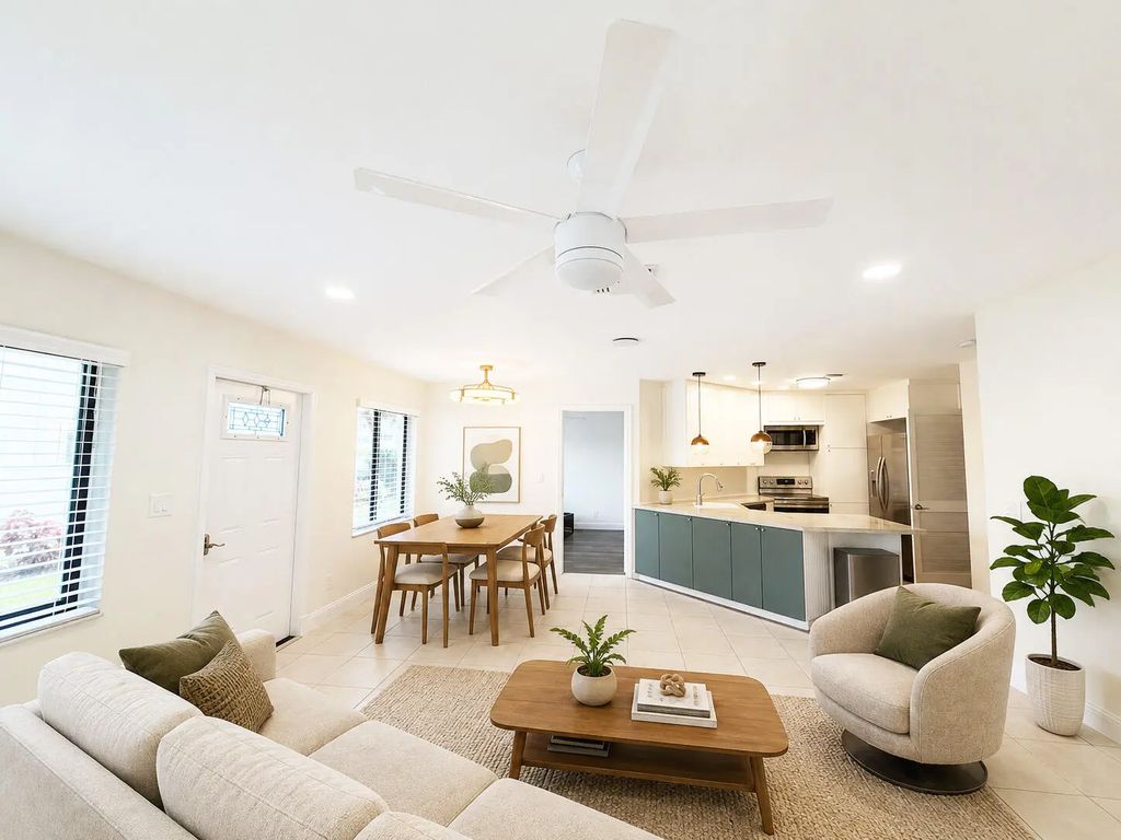 825 Dogwood Drive #b, Delray Beach