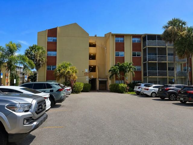 3700 Nw 21st Street #206, Lauderdale Lakes