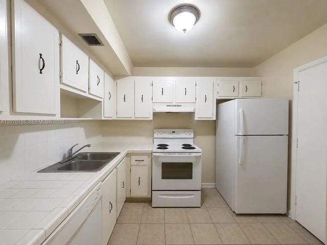 2 of 18 - 3700 Nw 21st Street #206, Lauderdale Lakes, FL