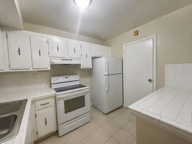 3 of 18 - 3700 Nw 21st Street #206, Lauderdale Lakes, FL