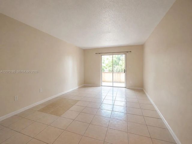 5 of 18 - 3700 Nw 21st Street #206, Lauderdale Lakes, FL