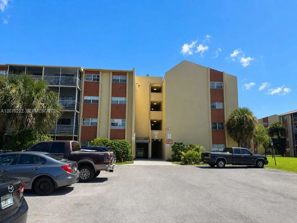 3600 Nw 21st Street #313, Lauderdale Lakes