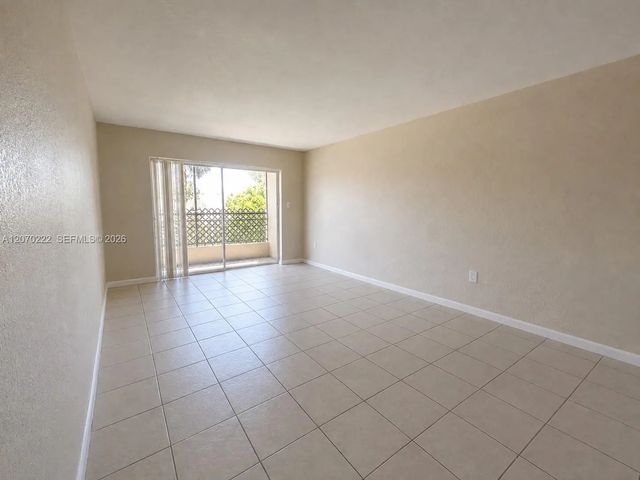 4 of 18 - 3600 Nw 21st Street #313, Lauderdale Lakes, FL
