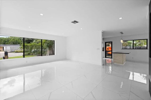 4 of 27 - 406 Lawn Acres Court, Hollywood, FL