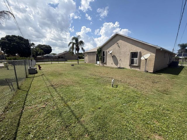 5 of 5 - 606 Se Stow Terrace, Port St. Lucie, FL