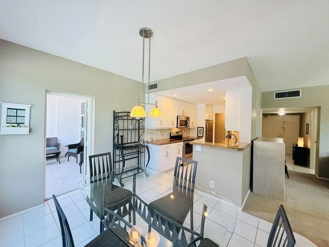 4 of 24 - 1620 S Ocean Boulevard #1n, Lauderdale-By-The-Sea, FL