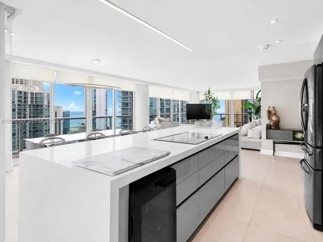 3 of 30 - 16500 Collins Avenue #1751, Sunny Isles Beach, FL