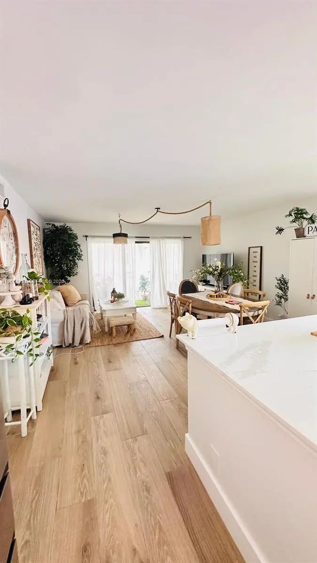 3 of 26 - 223 Lakeview Drive #204, Weston, FL