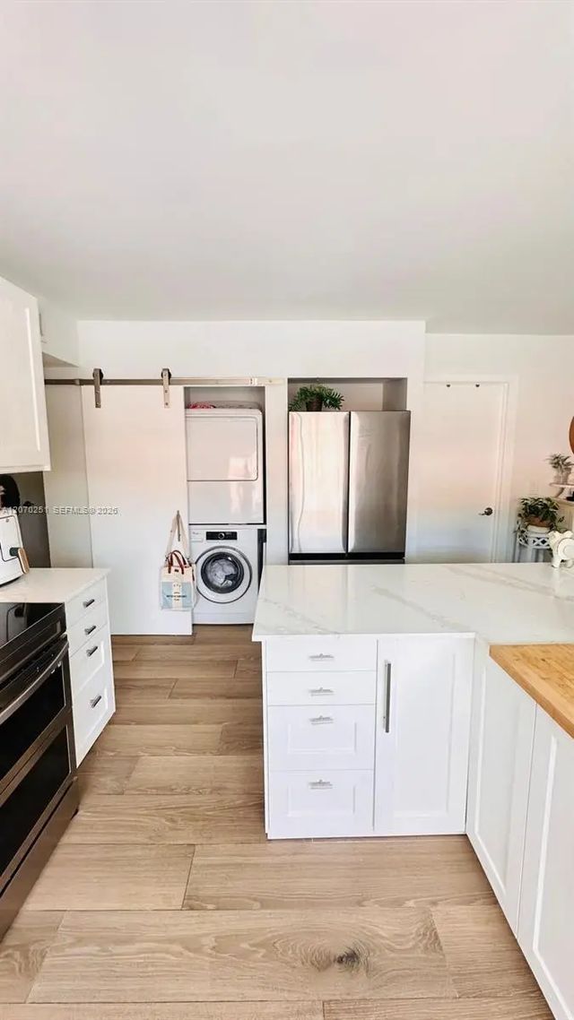 5 of 26 - 223 Lakeview Drive #204, Weston, FL
