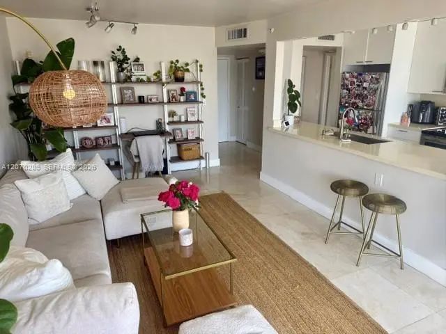1688 West Avenue #906, Miami Beach