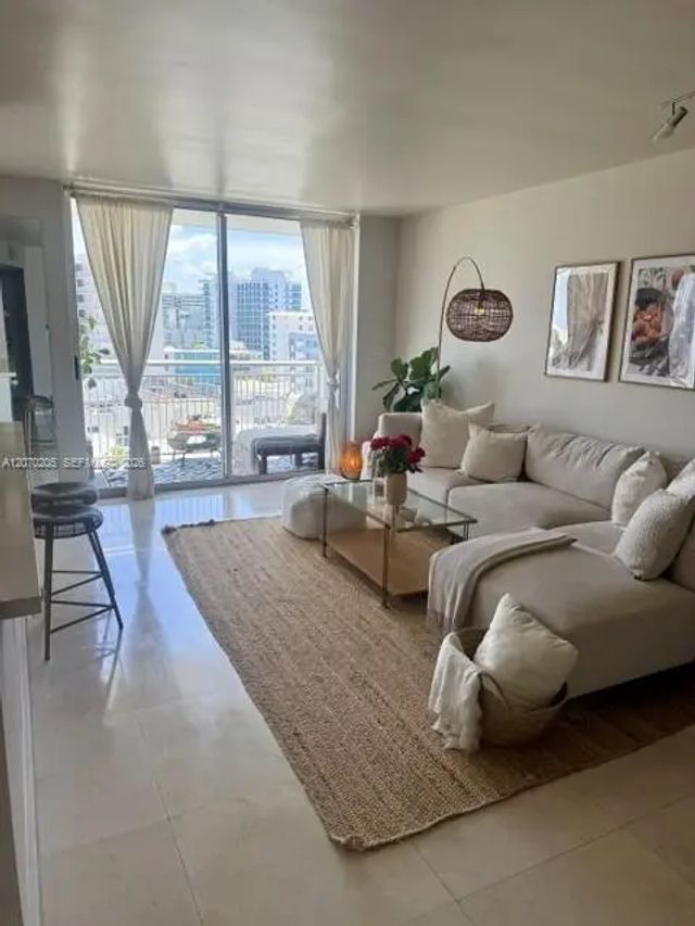 2 of 9 - 1688 West Avenue #906, Miami Beach, FL