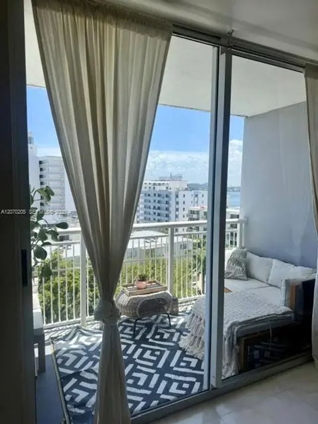 4 of 9 - 1688 West Avenue #906, Miami Beach, FL