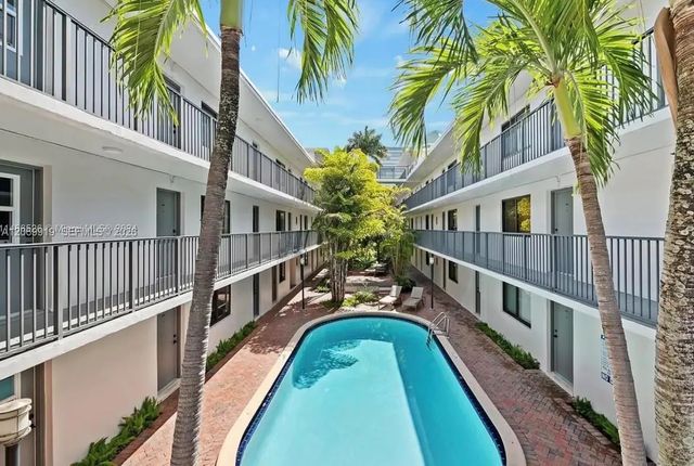2 of 7 - 3240 Mary Street #s202, Coconut Grove, FL