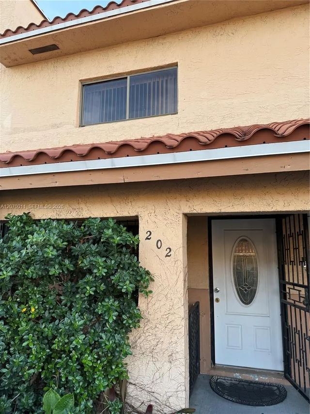 7772 W 29th Way #202, Hialeah
