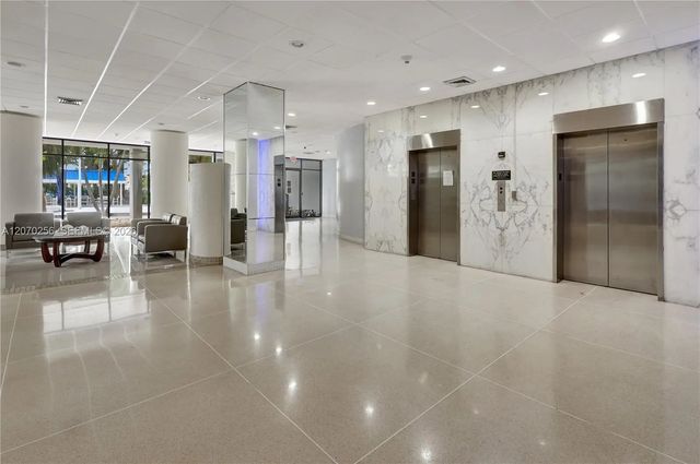 4 of 21 - 20100 W Country Club Drive #403, Aventura, FL