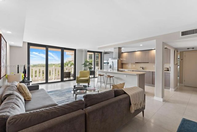 4 of 24 - 1121 Crandon Boulevard #f403, Key Biscayne, FL