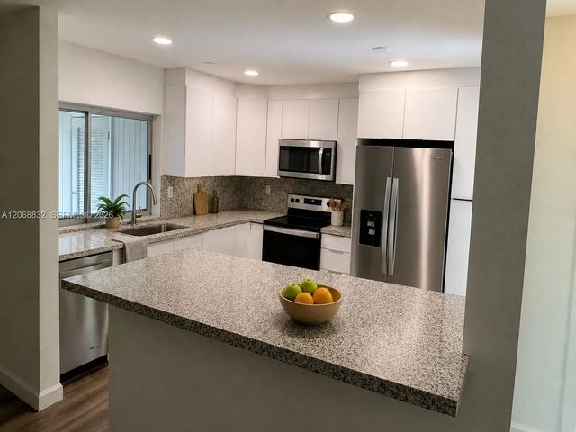 4 of 29 - 16971 Sw 113th Court #31444e, Miami, FL