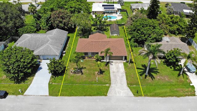 2 of 40 - 471 Se Lancaster Avenue, Port St. Lucie, FL