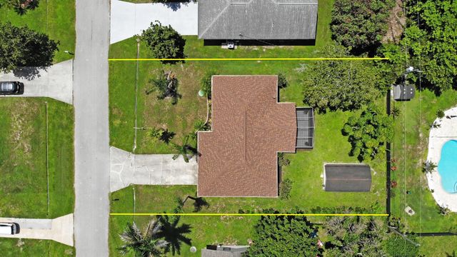 3 of 40 - 471 Se Lancaster Avenue, Port St. Lucie, FL