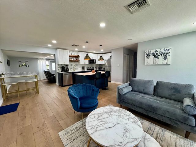 4 of 23 - 826 Cochran Drive, Lake Worth, FL