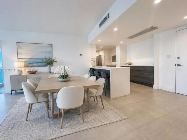 2 of 34 - 5401 Collins Avenue #620, Miami Beach, FL
