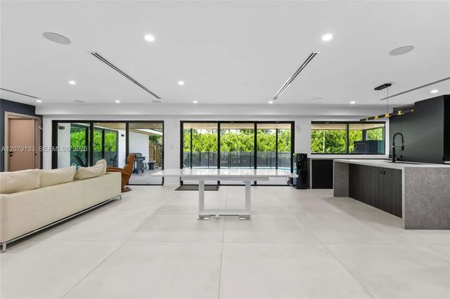 2 of 17 - 200 N 52nd Avenue, Hollywood, FL