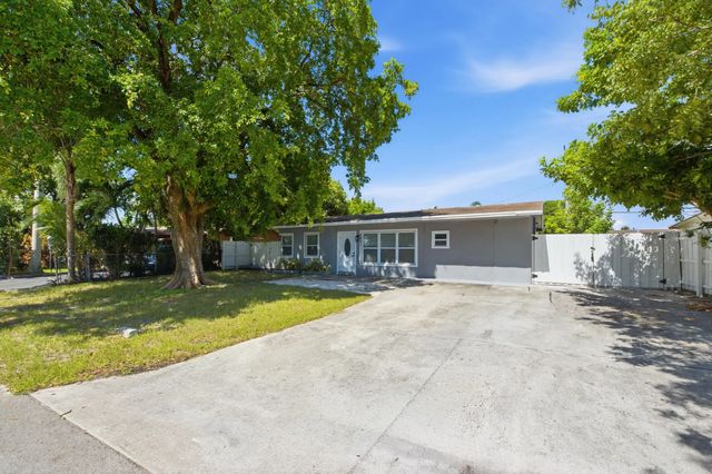 3 of 56 - 2801 Ne 8th Terrace, Pompano Beach, FL