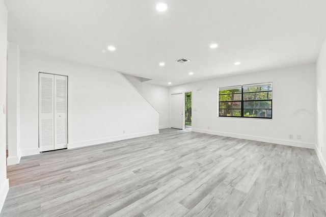 5 of 42 - 621 Nw 47th Street, Deerfield Beach, FL