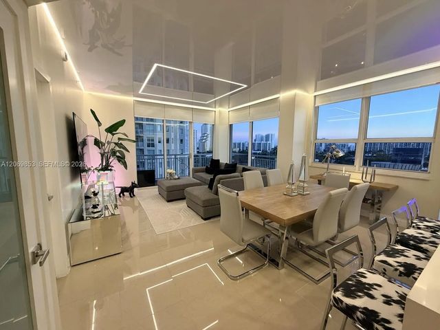 19501 W Country Club Drive #1004, Aventura