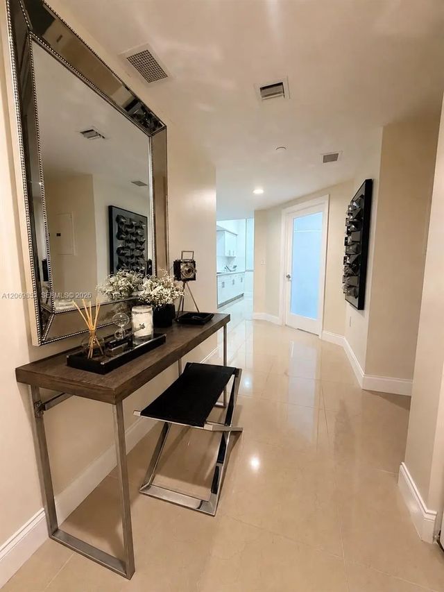 3 of 62 - 19501 W Country Club Drive #1004, Aventura, FL
