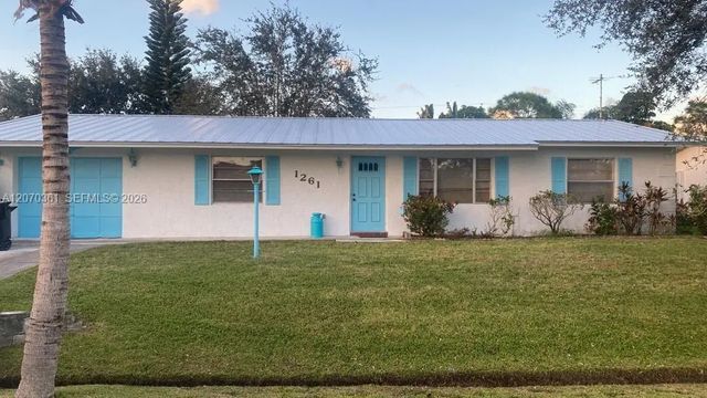 1261 Se Mendavia Avenue, Port St. Lucie