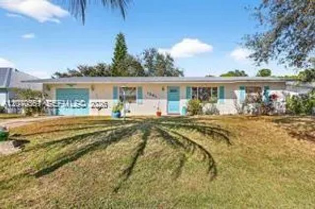2 of 14 - 1261 Se Mendavia Avenue, Port St. Lucie, FL
