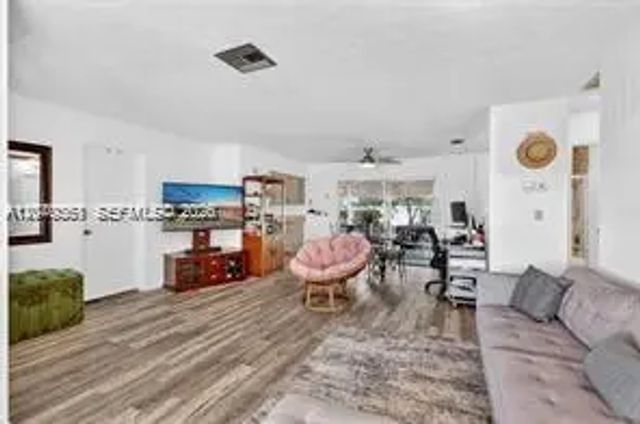 4 of 14 - 1261 Se Mendavia Avenue, Port St. Lucie, FL