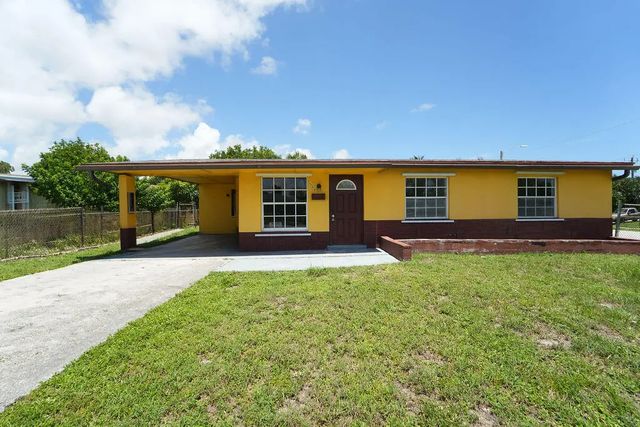 3 of 30 - 1500 W 13th Street W, Riviera Beach, FL