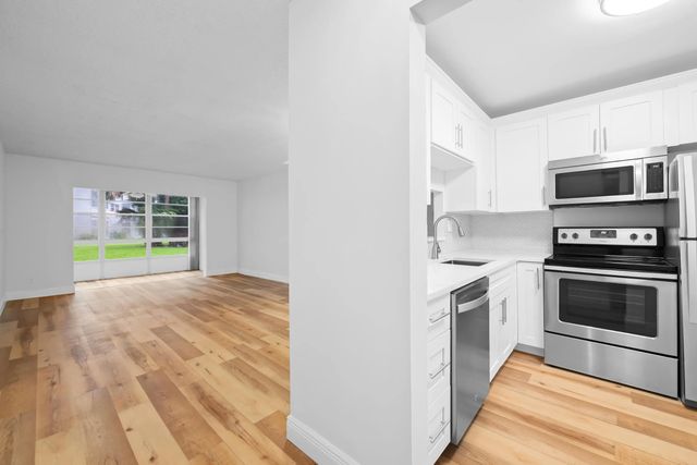 3 of 25 - 3401 Nw 47th Avenue #401, Lauderdale Lakes, FL